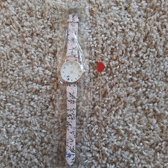 New Cat Round Pointer Watch and Heart Bracelet Set - Picture 2 of 4